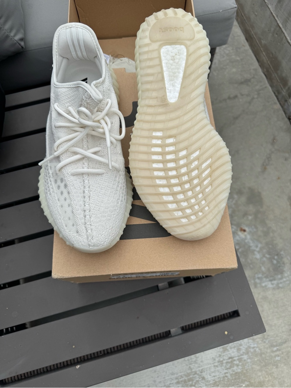 adidas Yeezy Boost 350 V2 Box - Bone Color